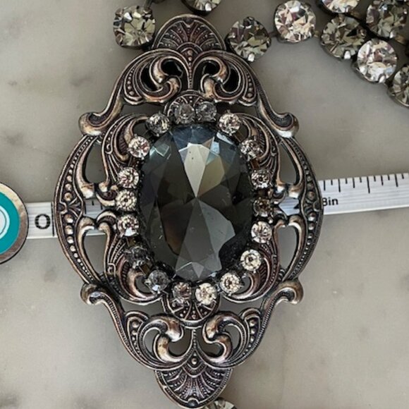 VINTAGE 3 Strand Smoky Gray Clear Crystals Silver Filigree Medallion Necklace - Picture 14 of 16